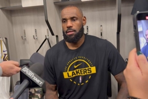 詹姆斯：我生涯第一次无法在夏休期训练 年纪渐长更需要季前训练