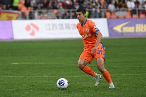 鲁媒：泰山将在海口进行第一阶段冬训，依木兰等3名新星将缺席